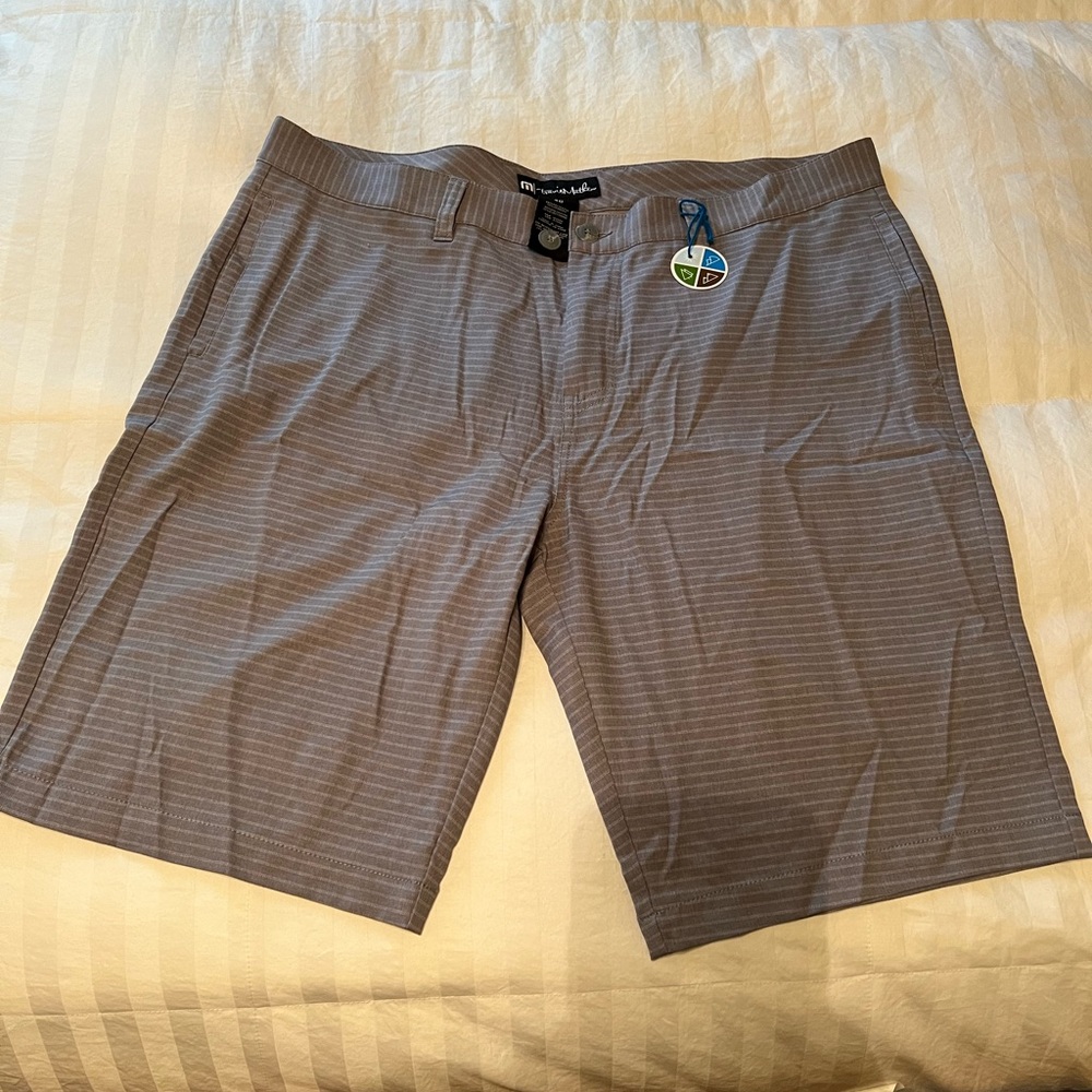 TravisMathew Mens Grey Micro Stripe‎ Performance Golf Shorts Size 40 Stretch